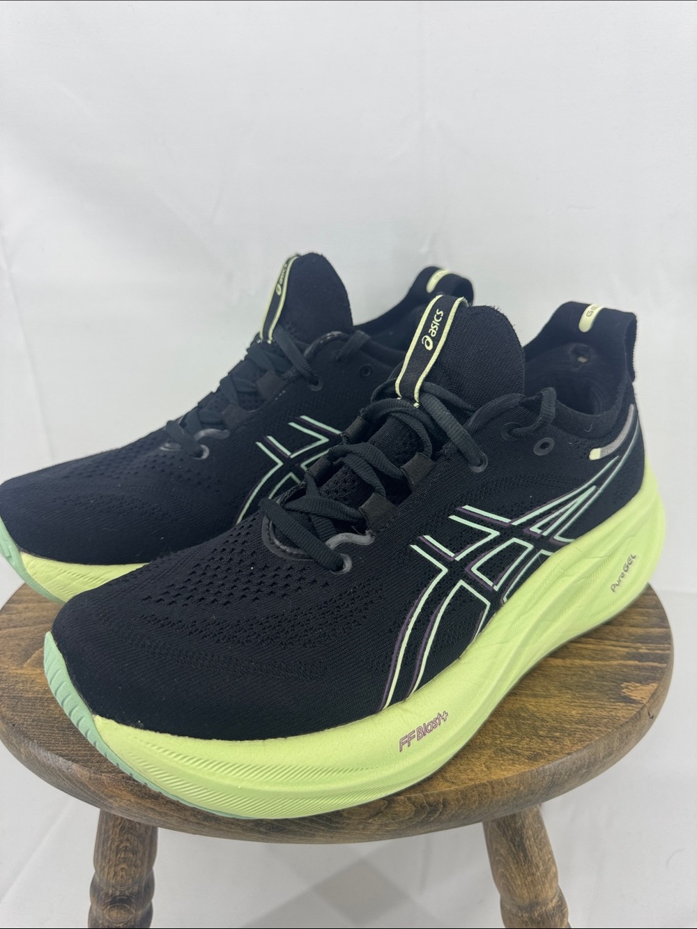 ASICS Womens GEL-Nimbus 26 Running Shoes in Black w/ Lime Green soles, sz 7.5